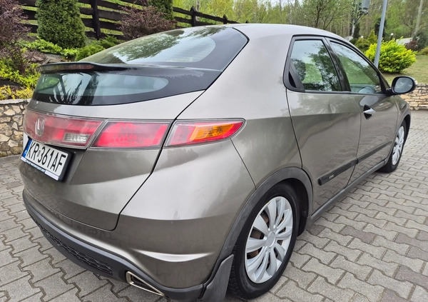Honda Civic cena 10600 przebieg: 402000, rok produkcji 2006 z Kraków małe 379